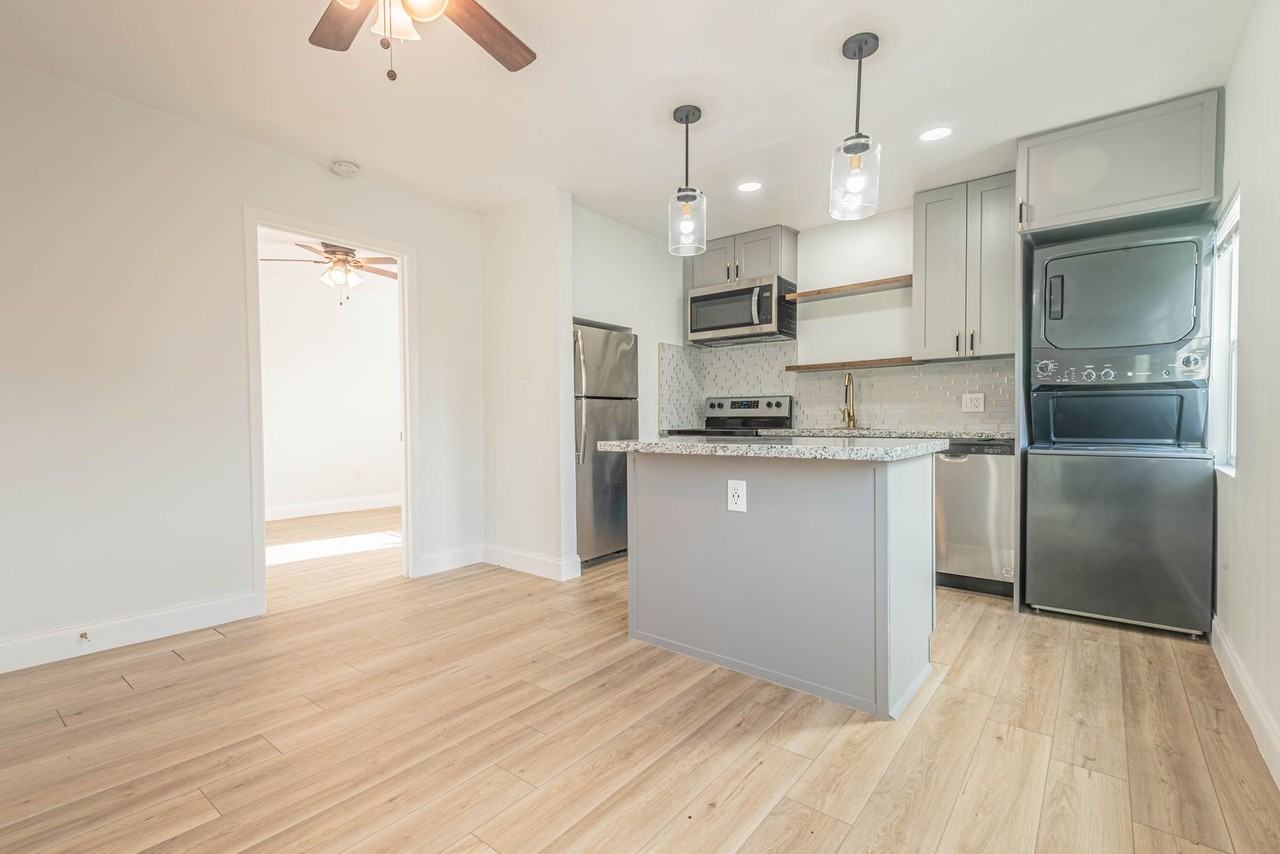 2303 Rosewood Street #6 - Photo 6 of 17