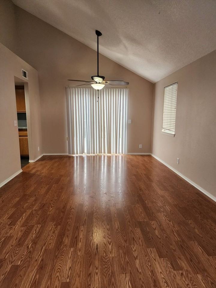 3301 Chuckwagon St - Photo 2 of 28
