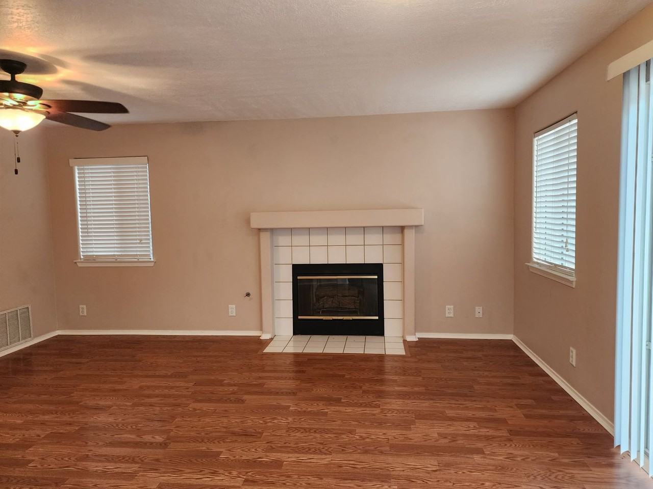 3301 Chuckwagon St - Photo 5 of 28