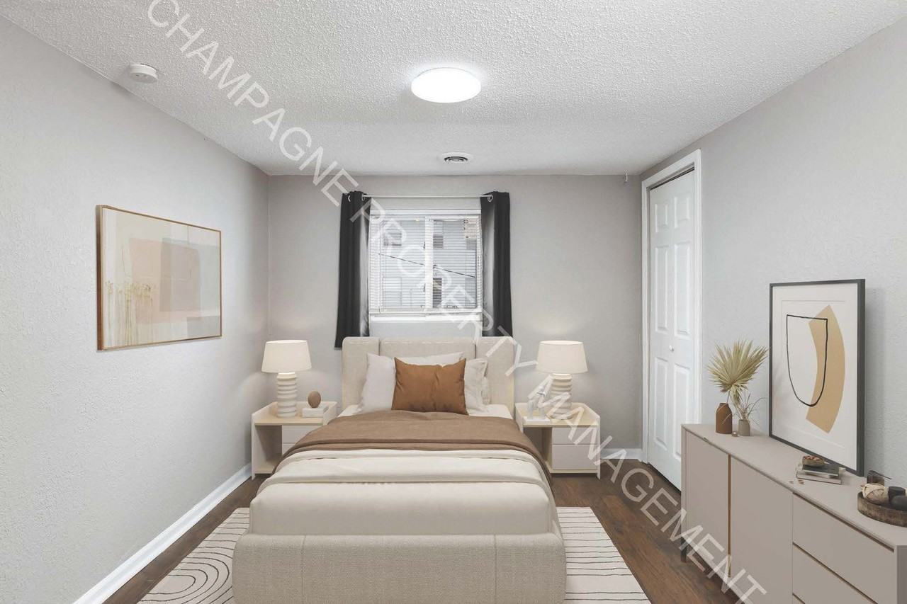 936 W 42nd St - Photo 7 of 13