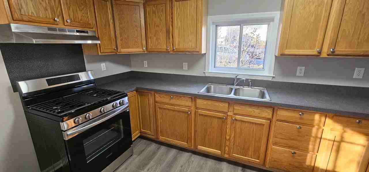 220 Alliance St - Photo 3 of 9