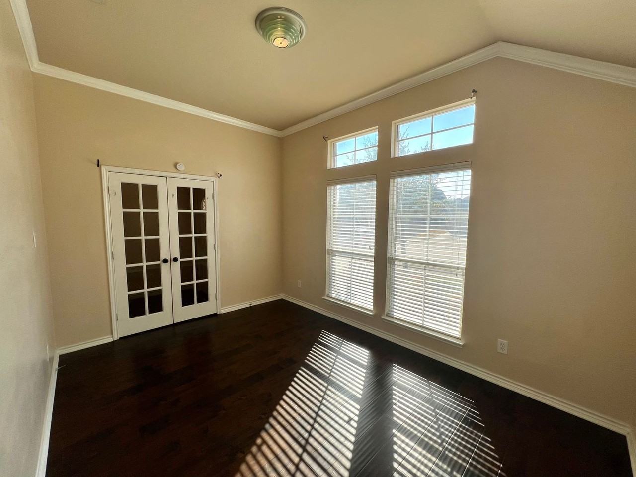 15004 Waters Dr - Photo 3 of 26