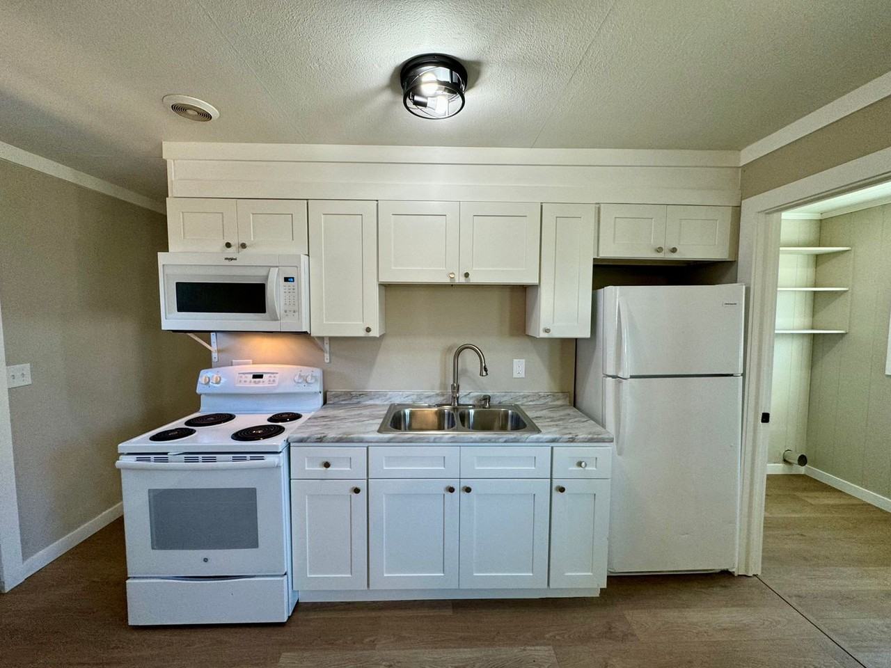 316 Church St Apt B - Photo 5 of 16