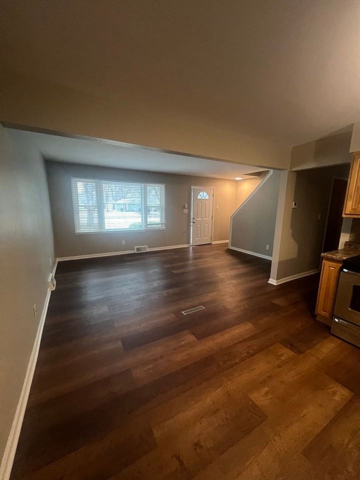 3409 S 4th St - Photo 3 of 12