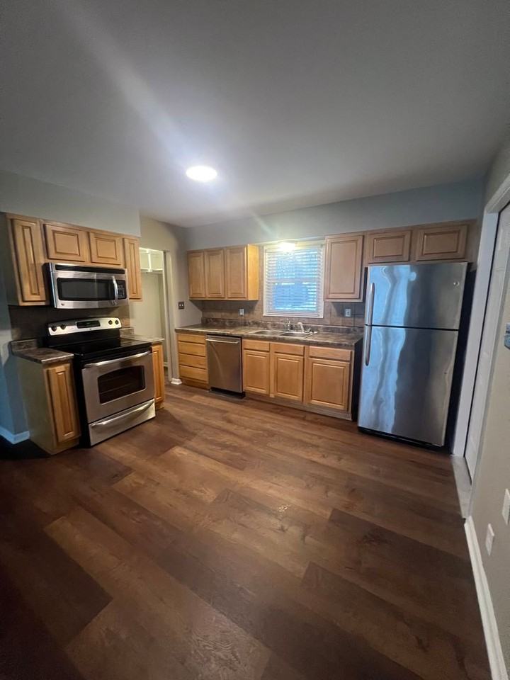 3409 S 4th St - Photo 4 of 12