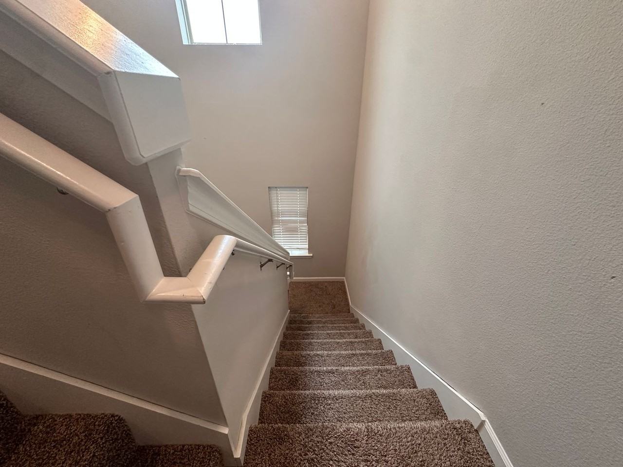 279 Windsor Woods Dr - Photo 3 of 28