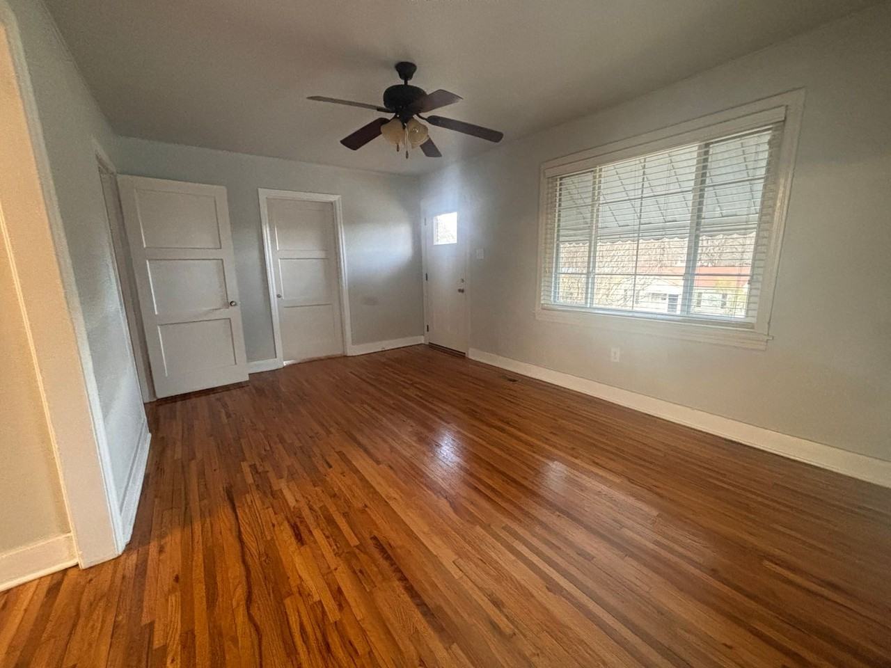 5717 Lee Ave - Photo 5 of 16