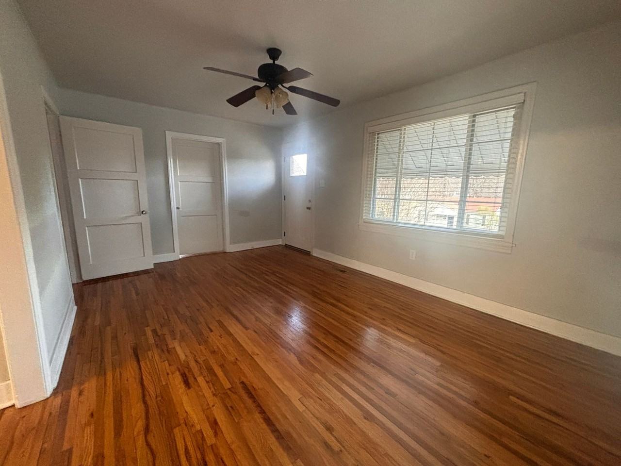 5717 Lee Ave - Photo 6 of 16