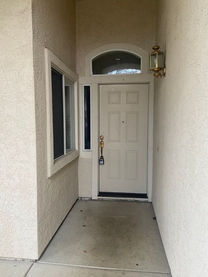 1443 Kerslake Cir - Photo 3 of 19