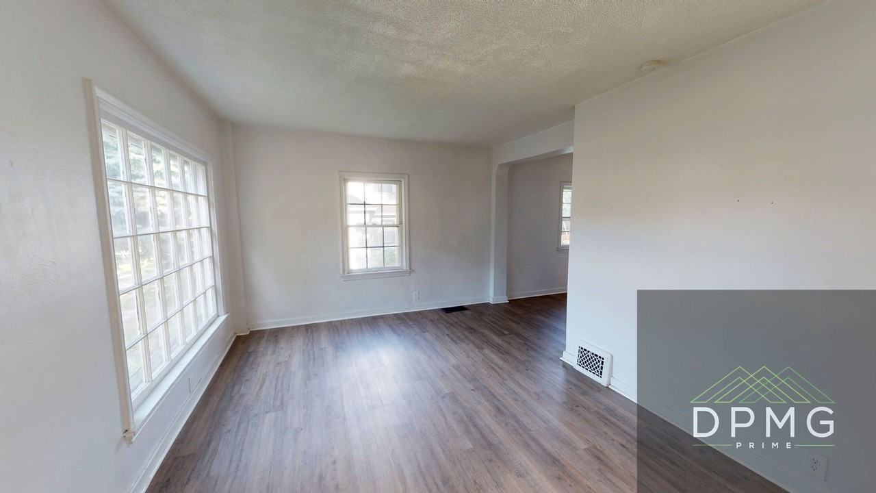 314 E Hillsdale St - Photo 2 of 11