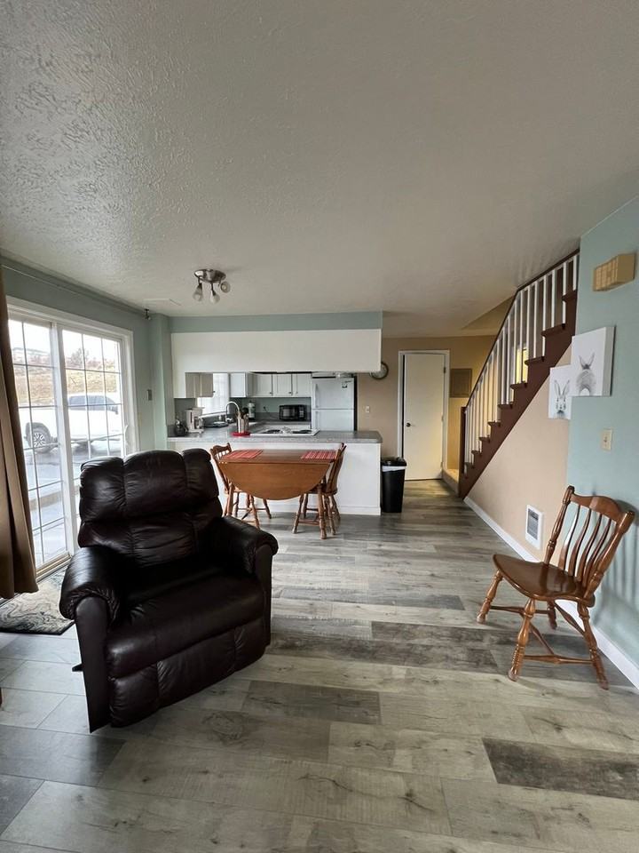 2121 N Eldorado Ave ##01 - Photo 2 of 8