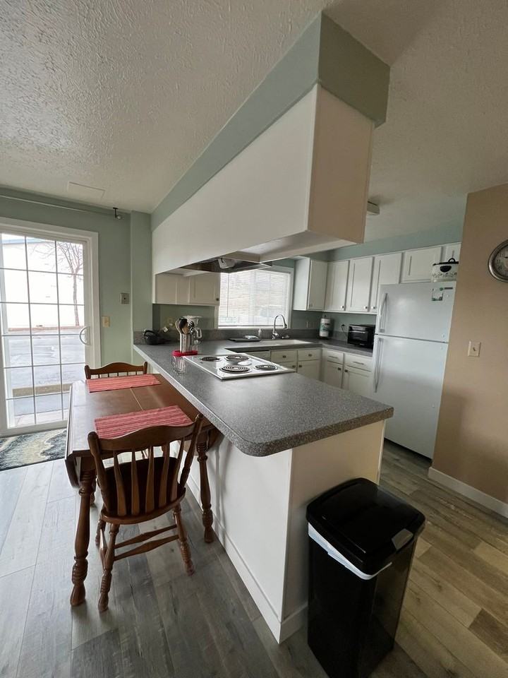 2121 N Eldorado Ave ##01 - Photo 3 of 8
