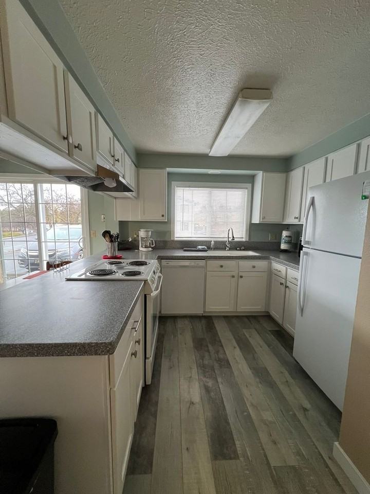 2121 N Eldorado Ave ##01 - Photo 4 of 8