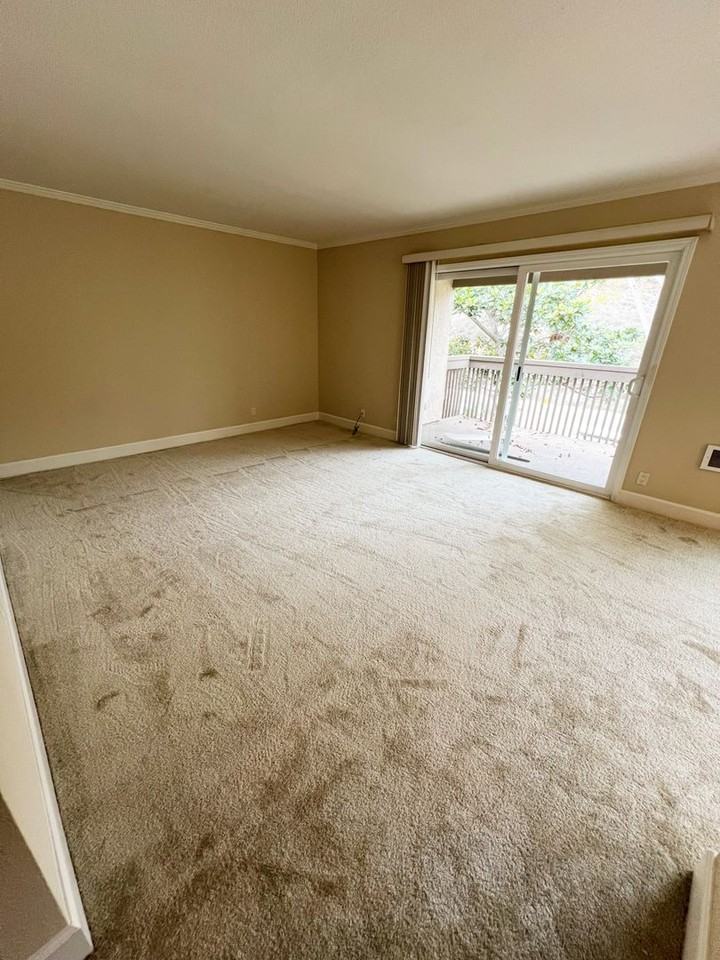 3050 Via Alicante #H - Photo 4 of 18