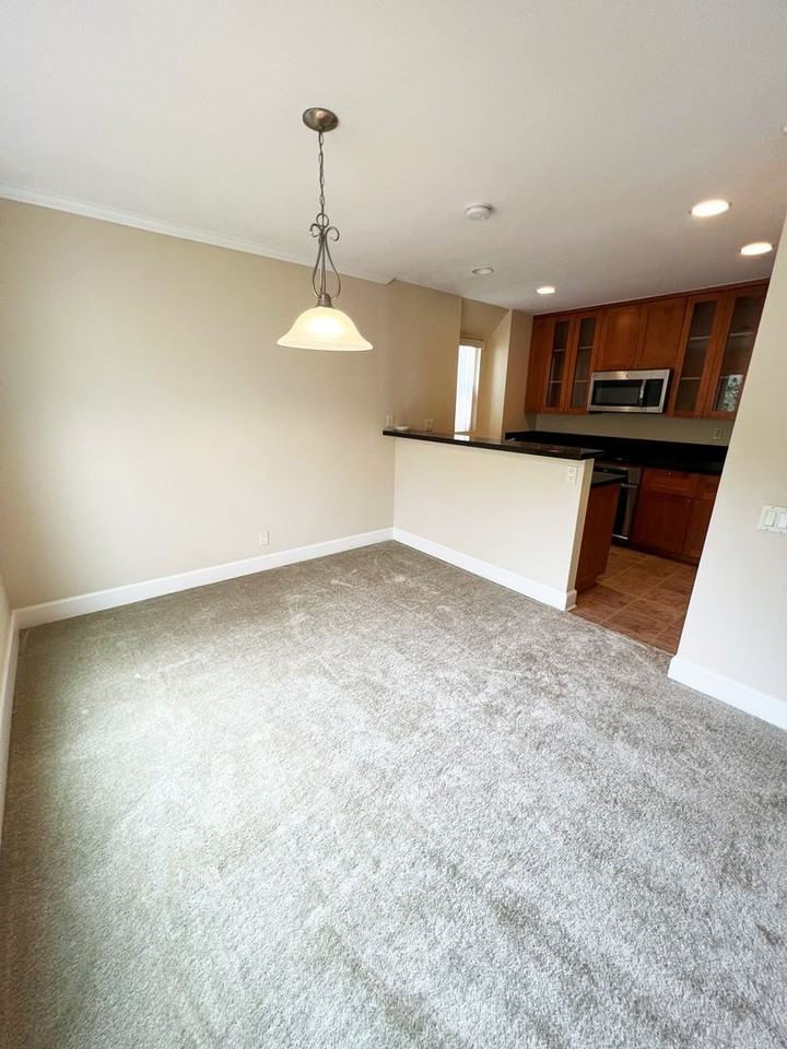 3050 Via Alicante #H - Photo 7 of 18