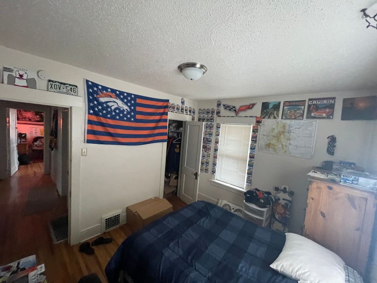 921 22nd St - Photo 6 of 18