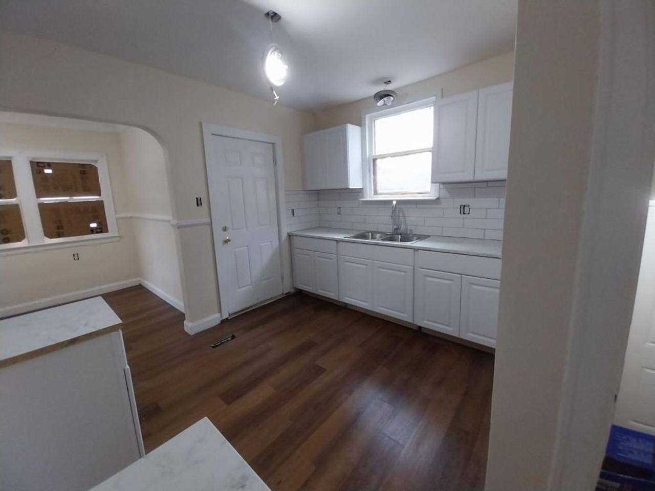 16575 Chapel St - Photo 3 of 10