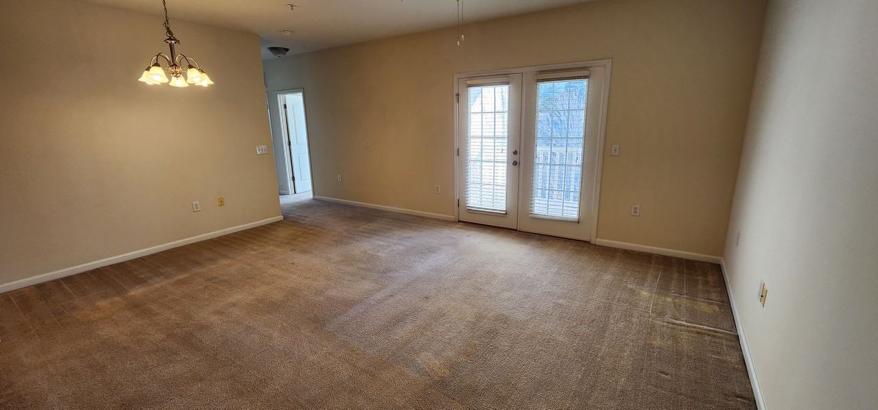 2421 Eagle Creek Ct - Photo 3 of 24