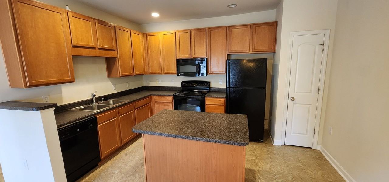 2421 Eagle Creek Ct - Photo 5 of 24