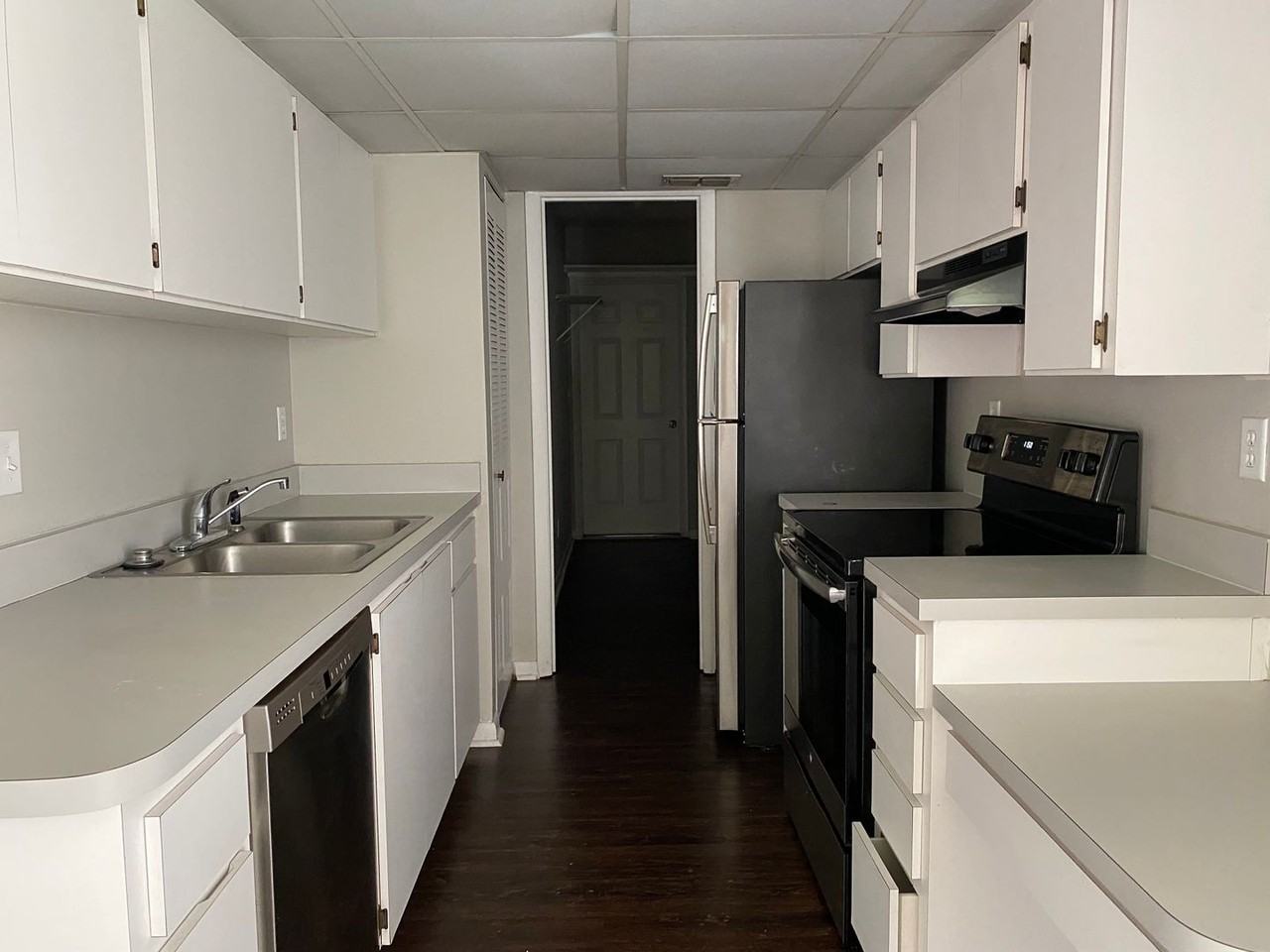 2858 Sw 39th Ave - Photo 3 of 14