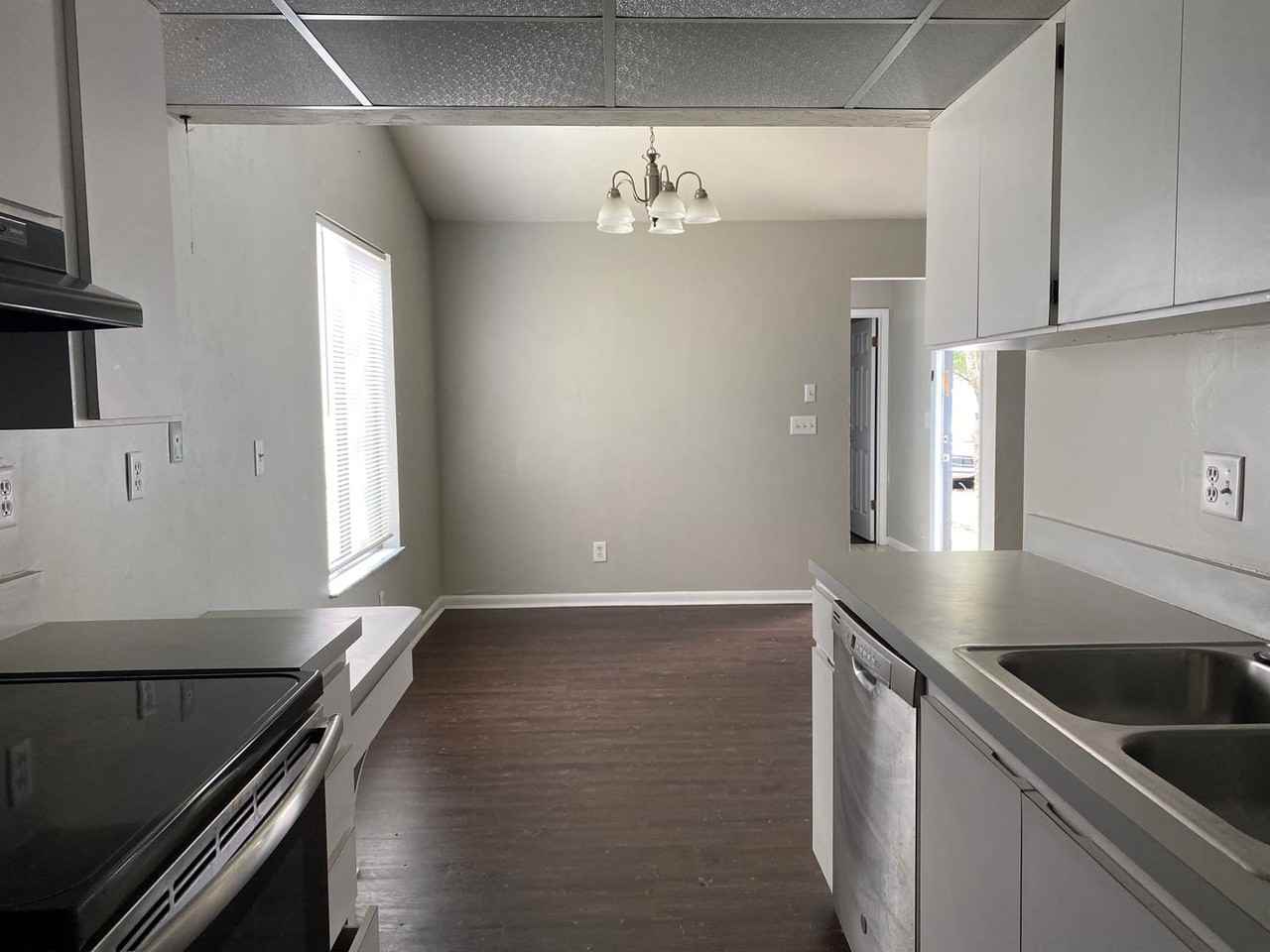 2858 Sw 39th Ave - Photo 6 of 14