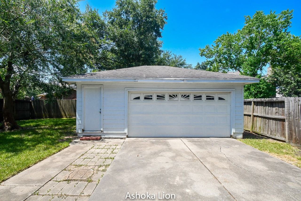 3419 Sheldon Dr - Photo 4 of 34