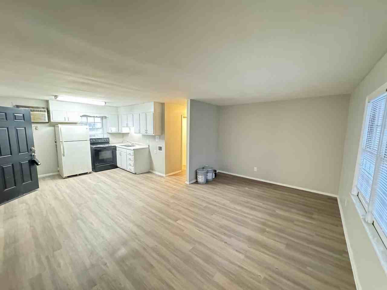 2208 S Main St - Photo 4 of 13