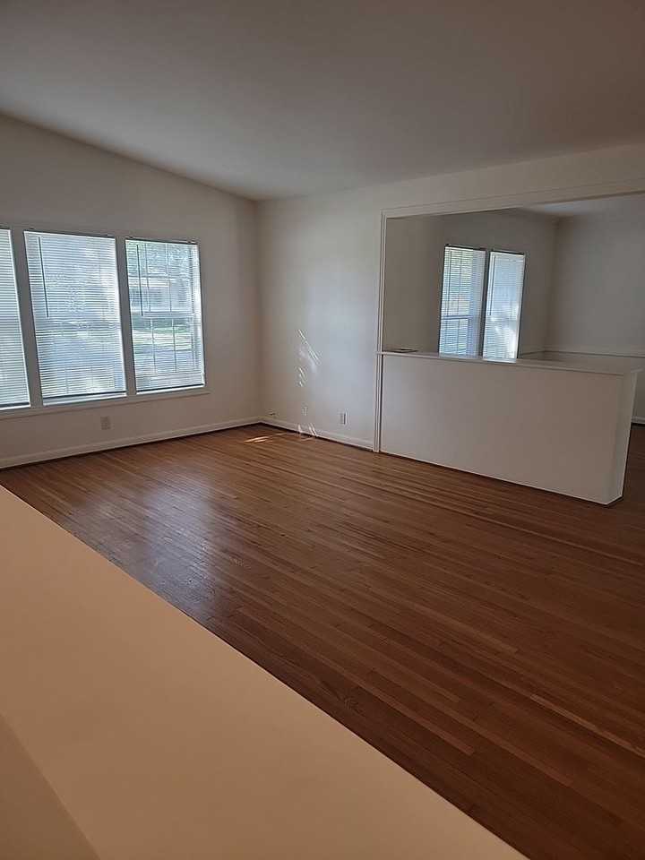 114 Rainbow Ln - Photo 3 of 11