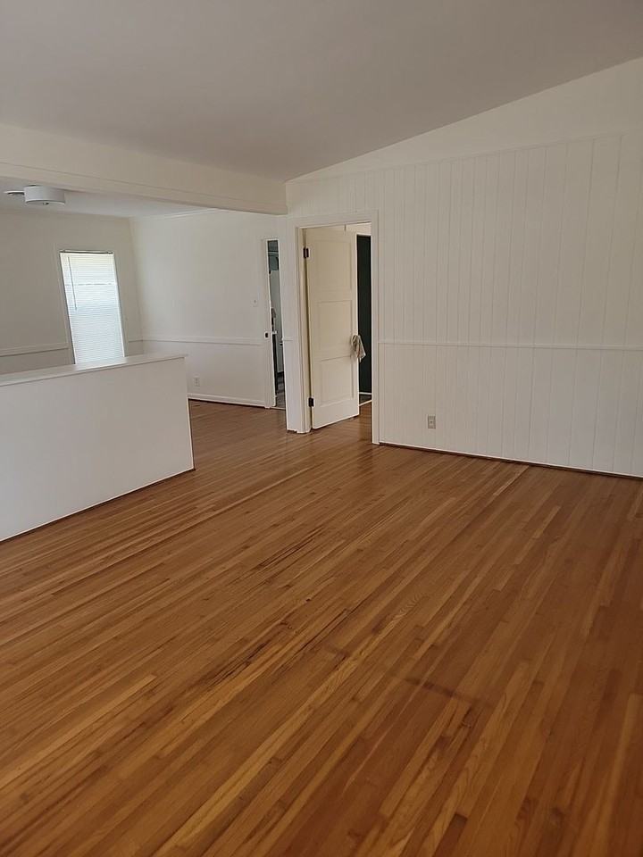 114 Rainbow Ln - Photo 4 of 11