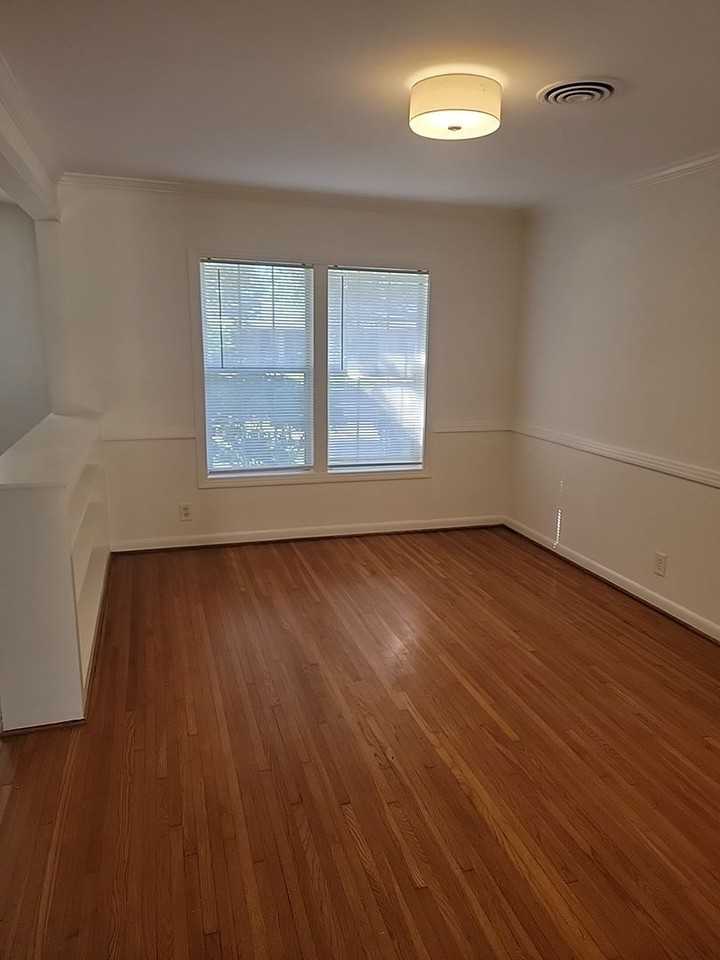 114 Rainbow Ln - Photo 5 of 11