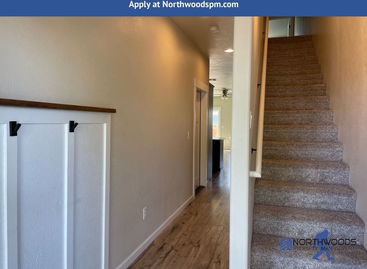 7816 Phaedra Lane - Photo 4 of 20