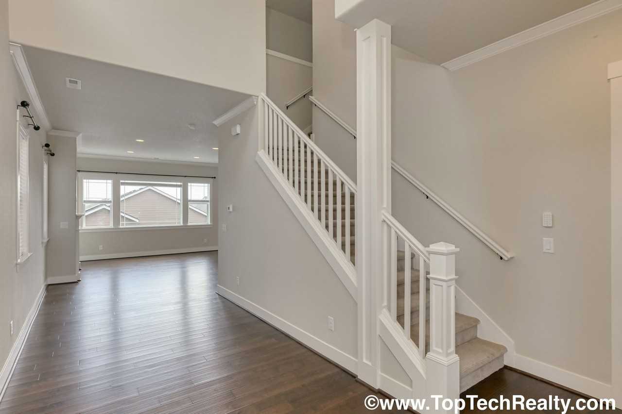 16668 Sw Snowdale St - Photo 2 of 22