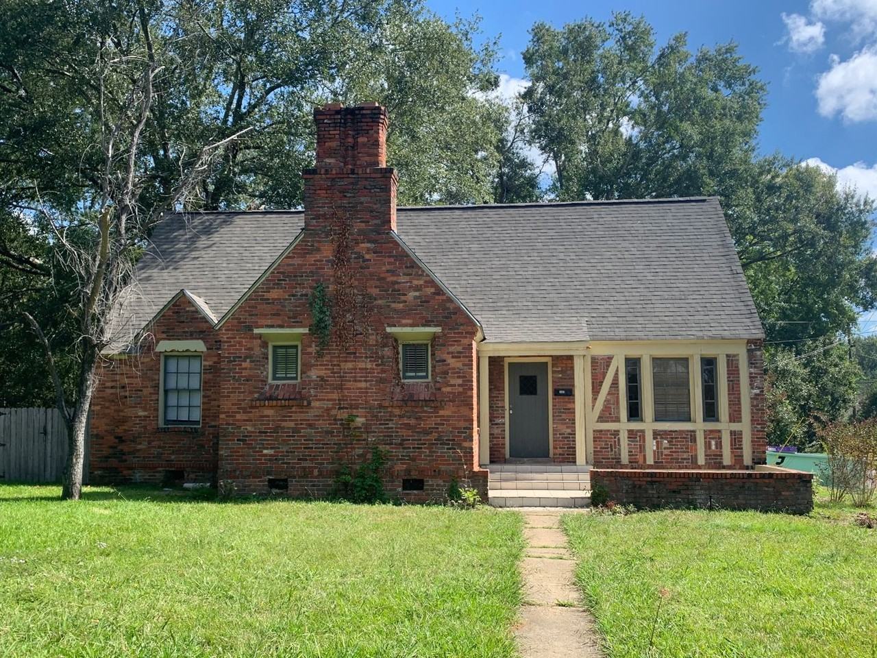 3485 Wellington Rd - Photo 2 of 11