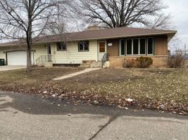 featured image of 5 Maple St N