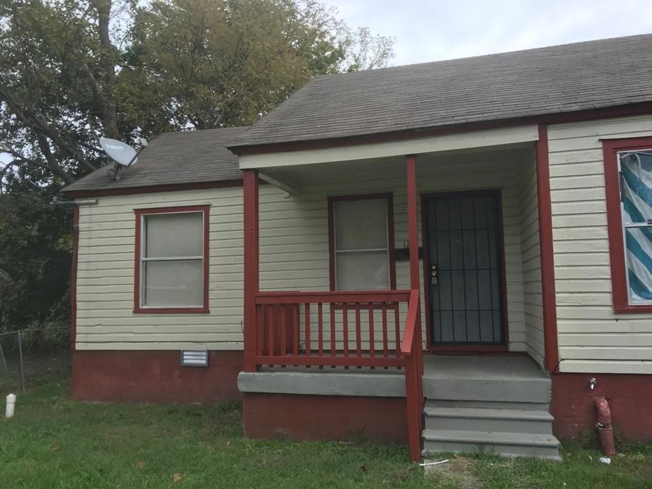 128 College Park Cir - Photo 2 of 9