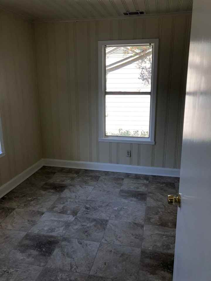 128 College Park Cir - Photo 4 of 9