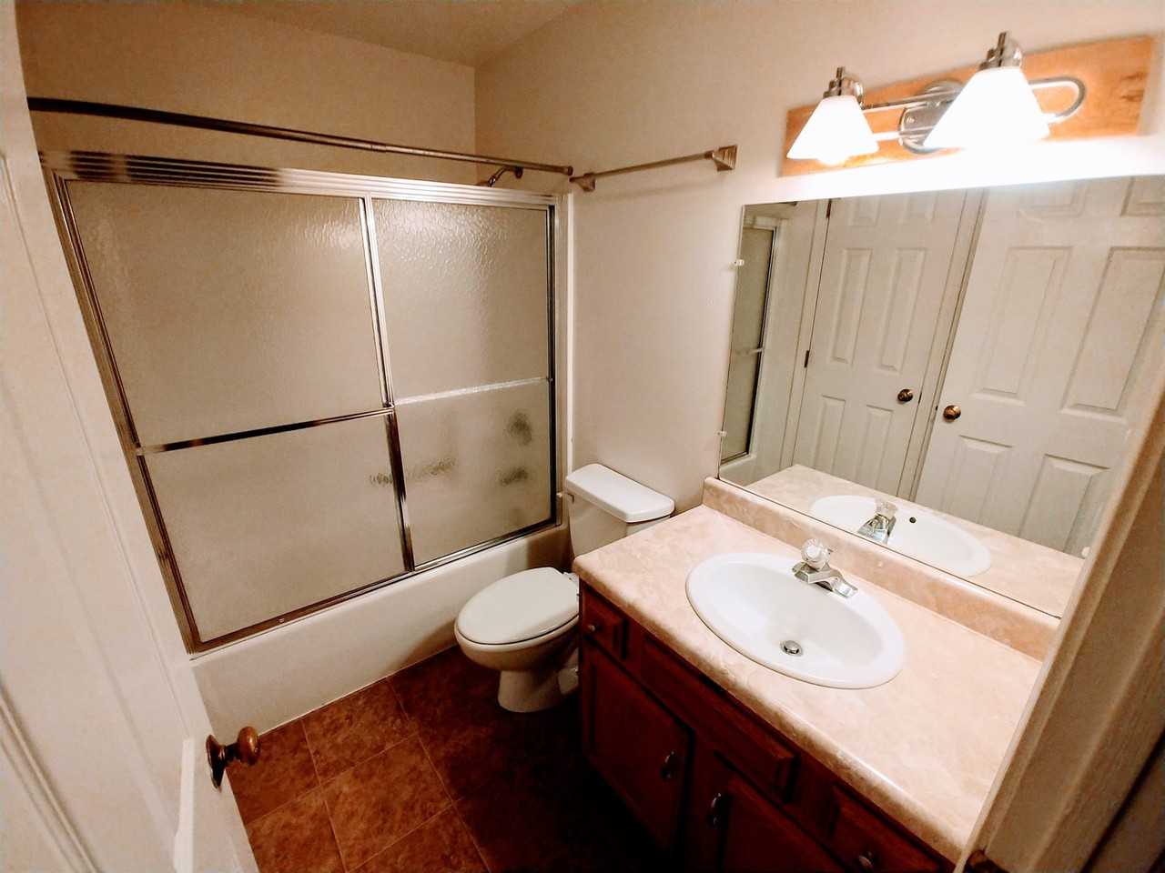 1314 S College Mall Rd - Photo 6 of 7