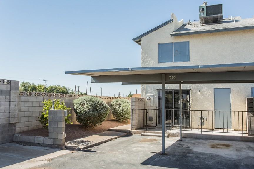 588 Sellers Pl - Photo 2 of 10