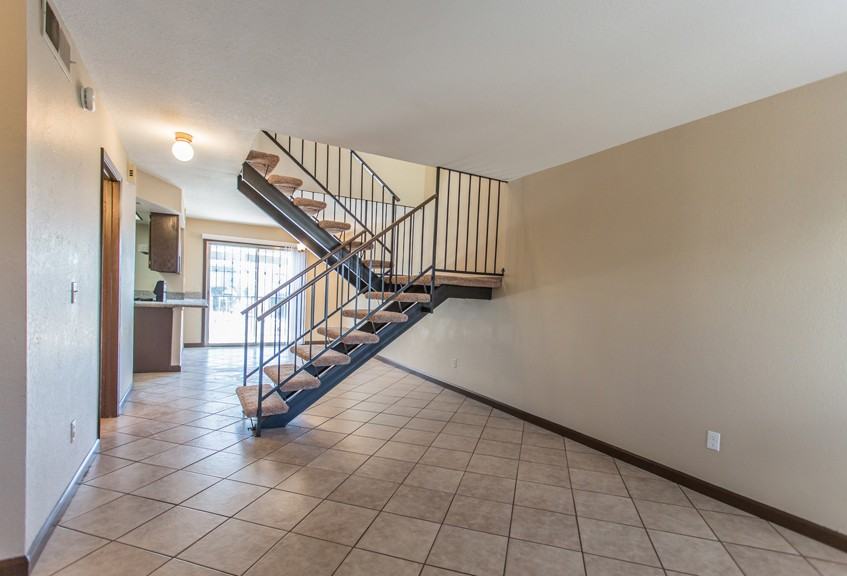 588 Sellers Pl - Photo 3 of 10