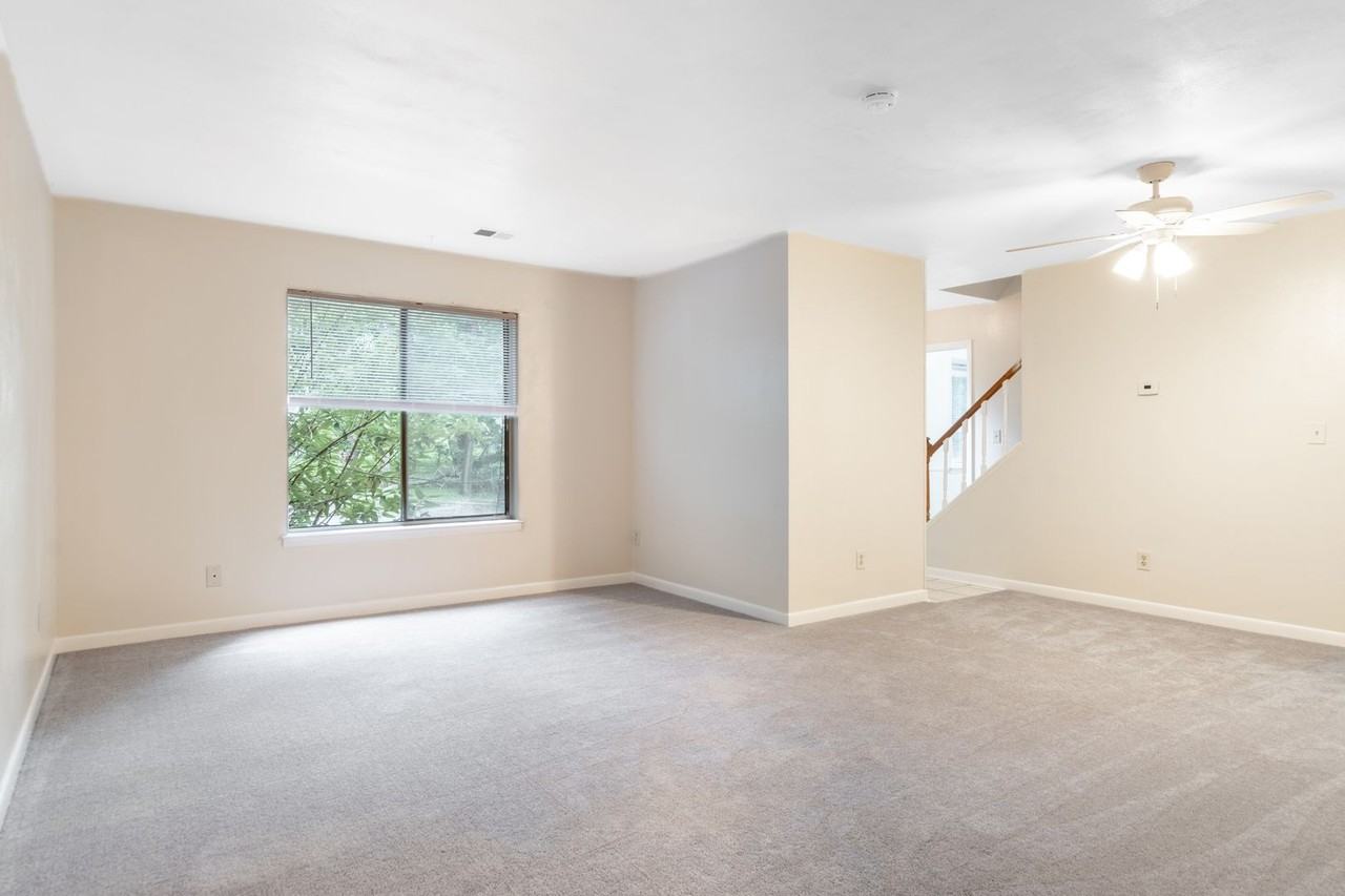 1725 Donlee Dr - Photo 3 of 14