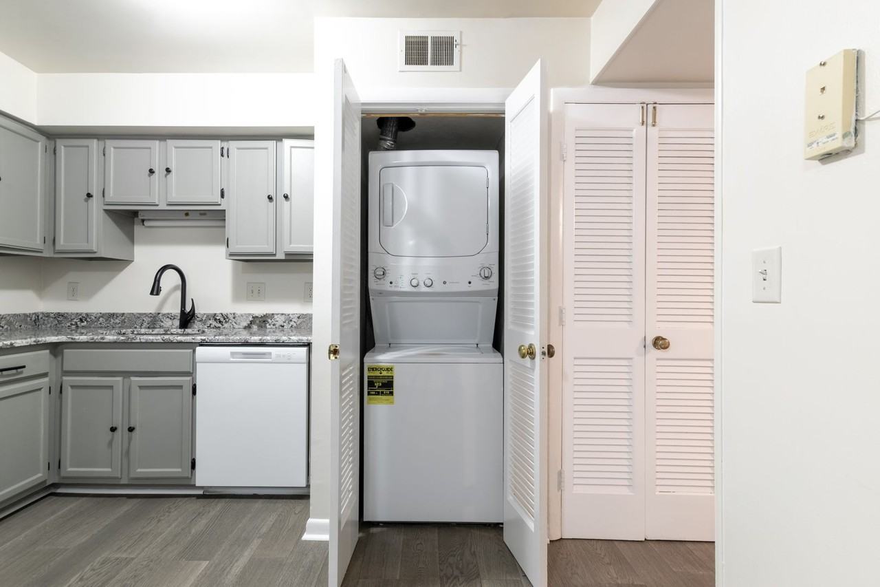 1725 Donlee Dr - Photo 6 of 14