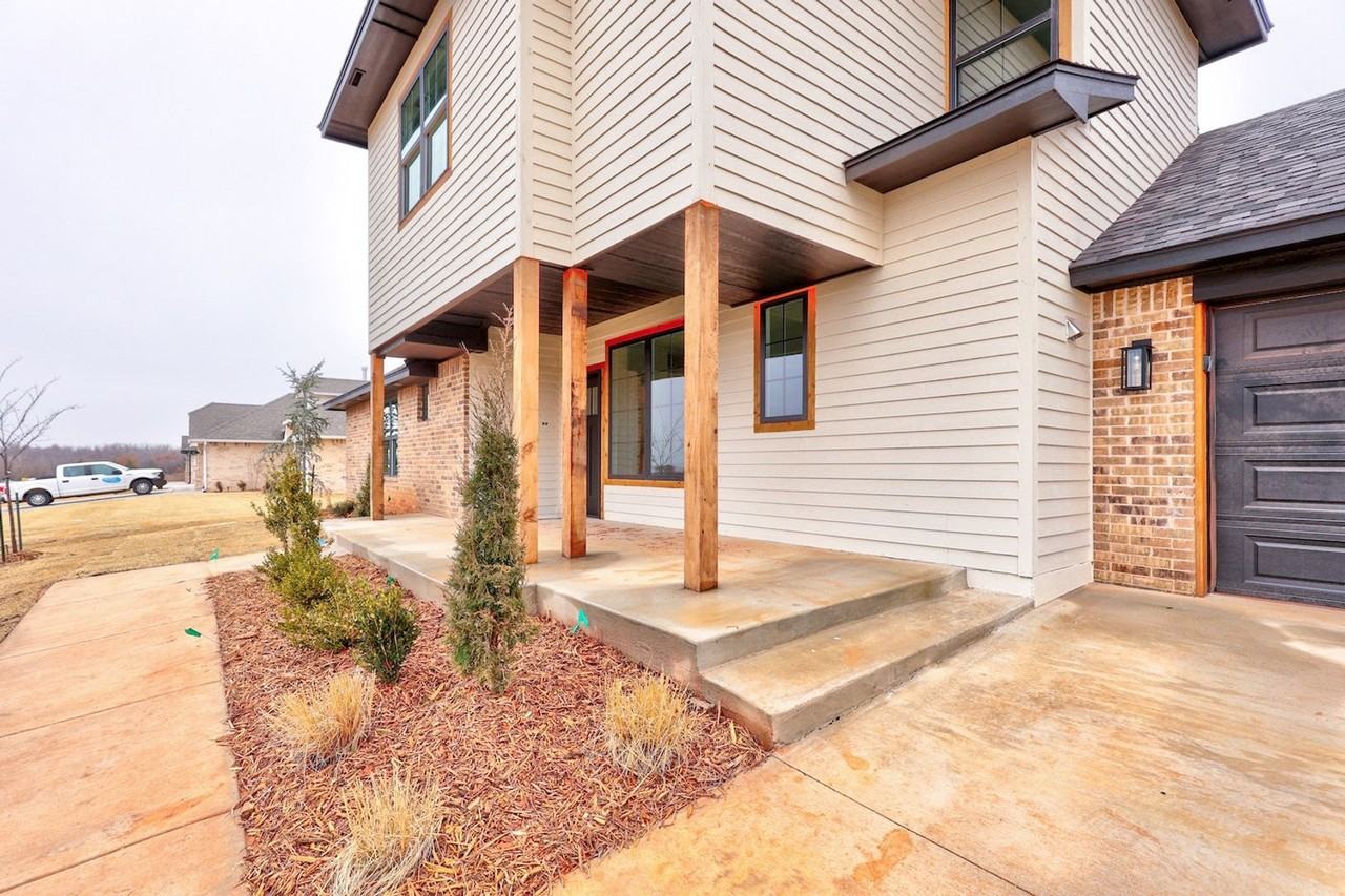 2836 Redwood Ct - Photo 2 of 42