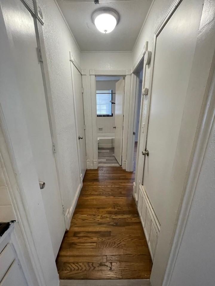 1110 Arkansas St - Photo 6 of 11