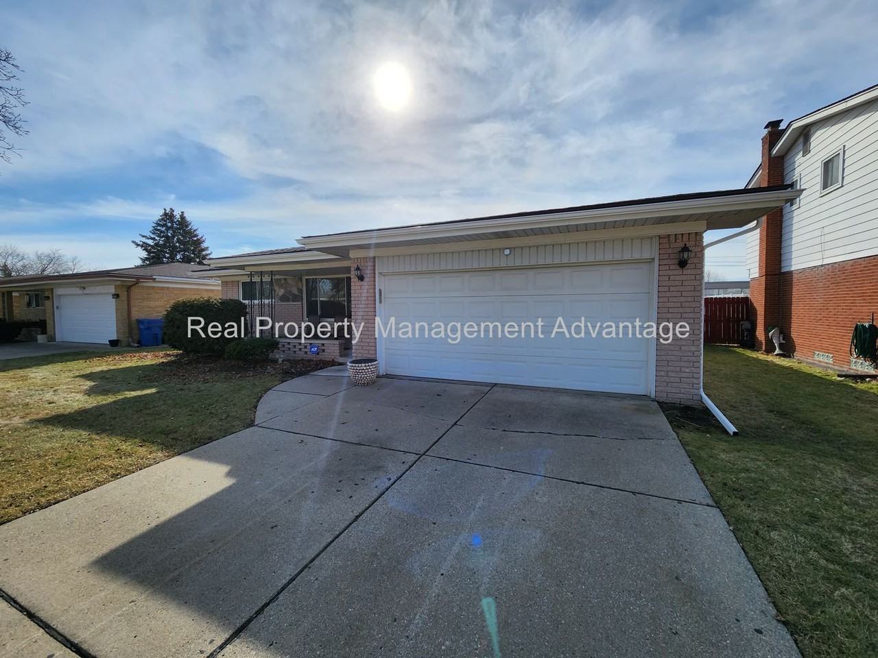 8610 Harder Dr - Photo 2 of 28