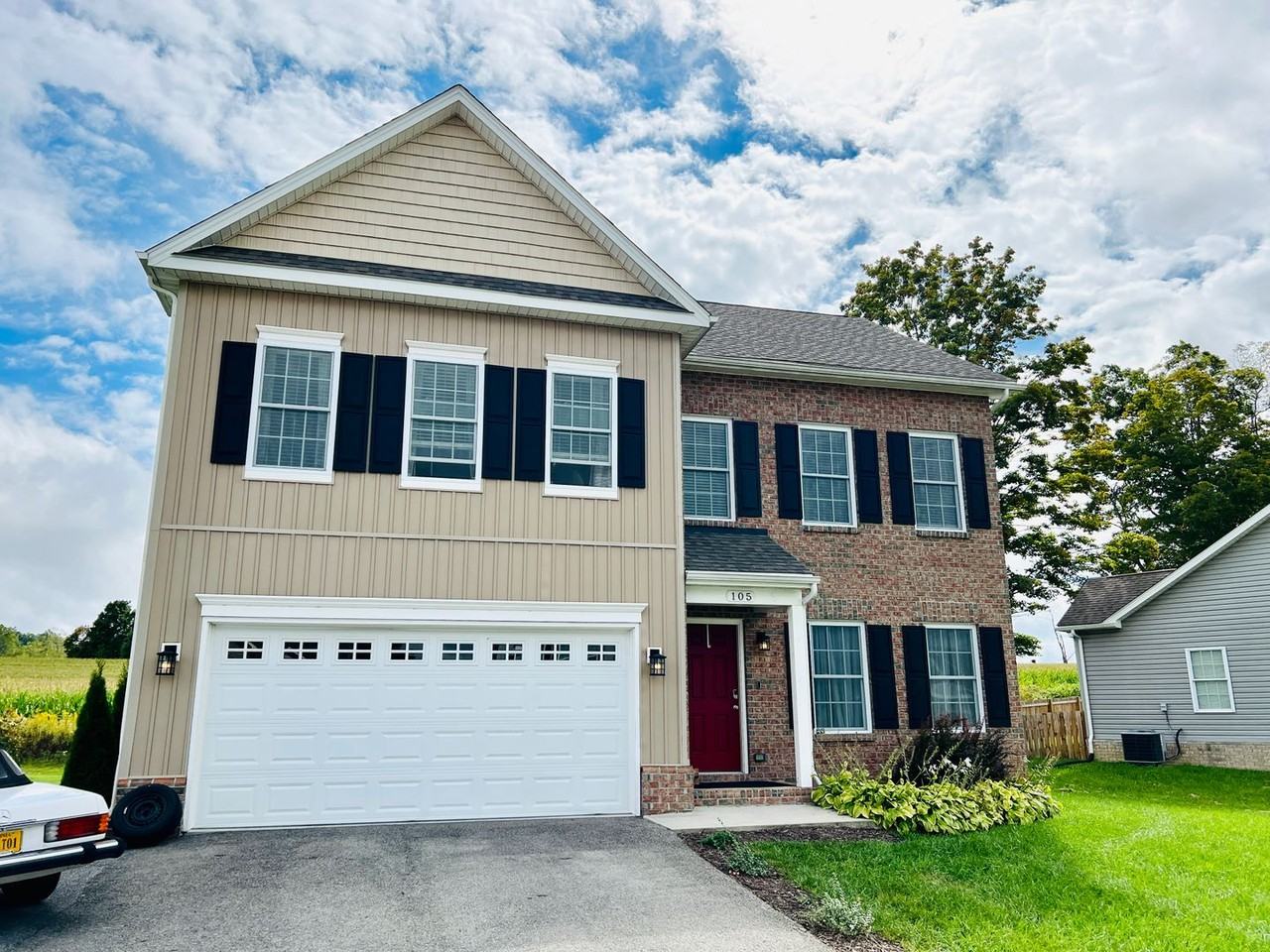 105 Oak Meadow Ln - Photo 2 of 31