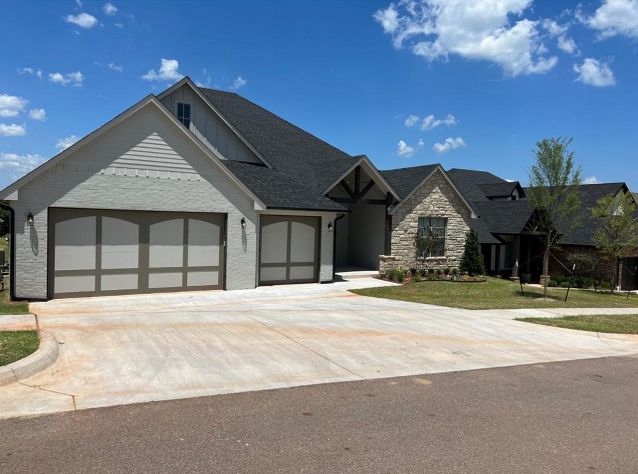 709 Timber Trl - Photo 2 of 35