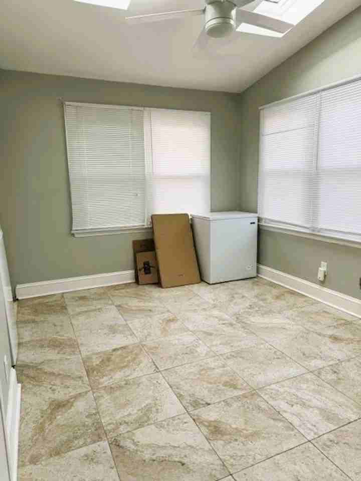 405 N Holden Rd - Photo 7 of 18