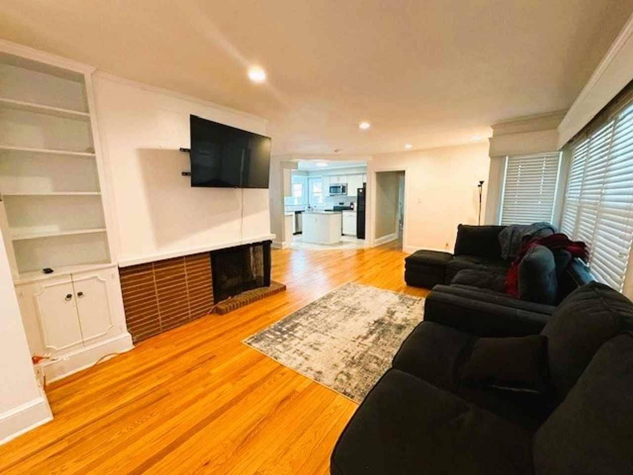 405 N Holden Rd - Photo 6 of 18