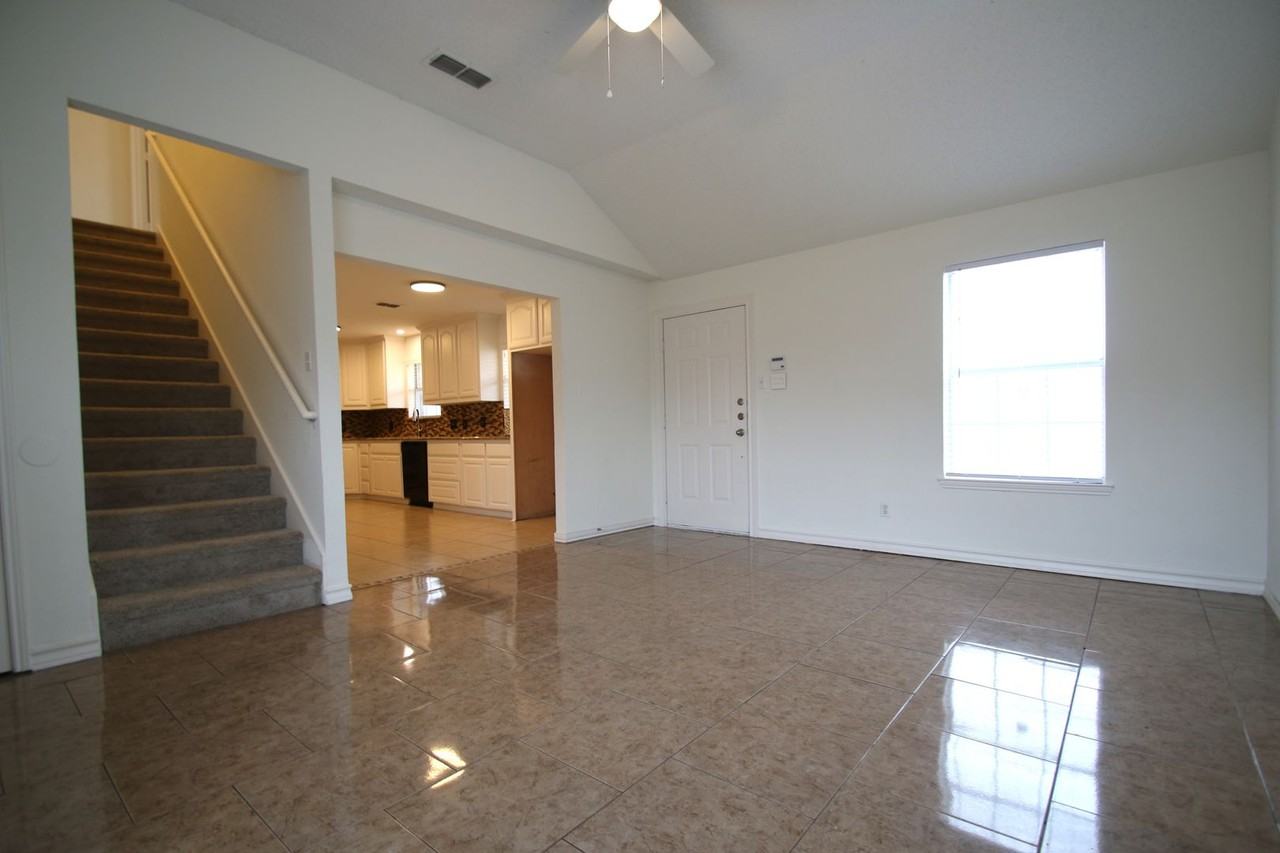 5036 Diaz Ave - Photo 4 of 31