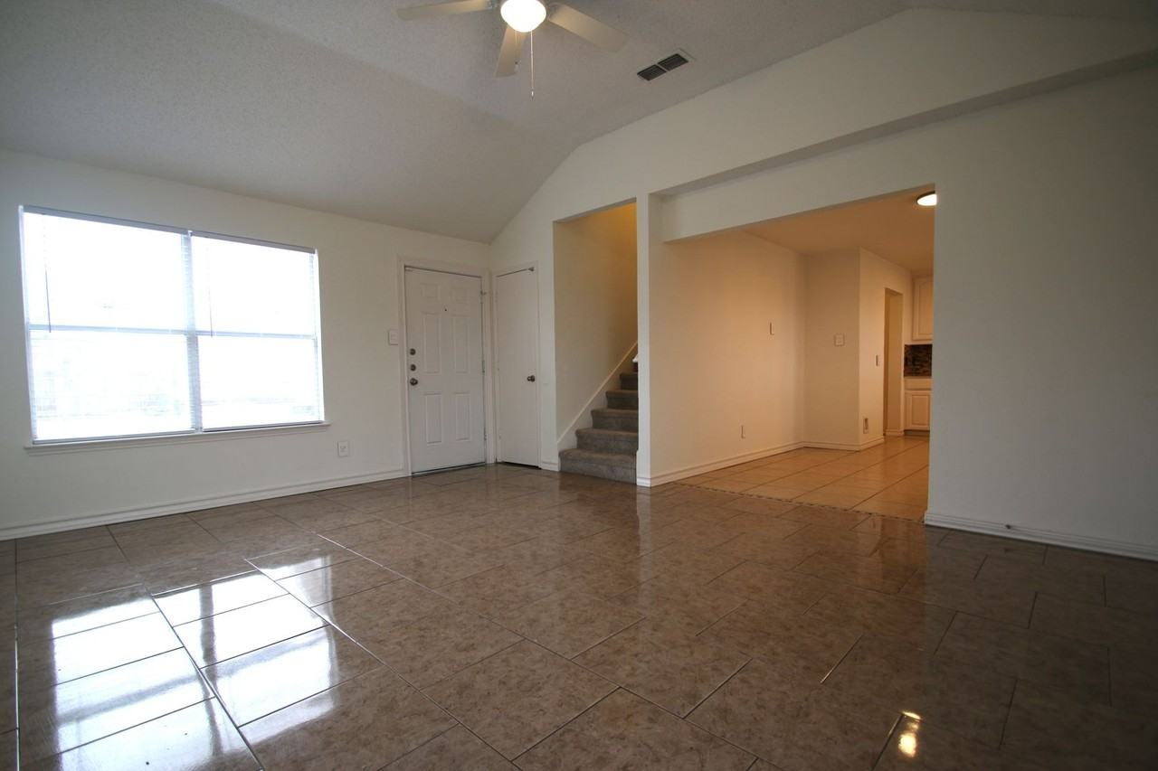 5036 Diaz Ave - Photo 5 of 31